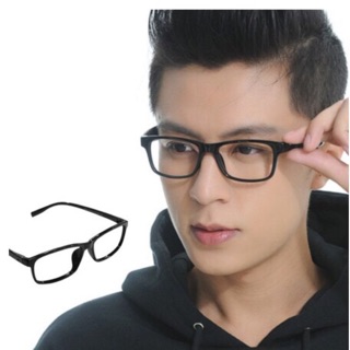 Kính không độ kính giả cận