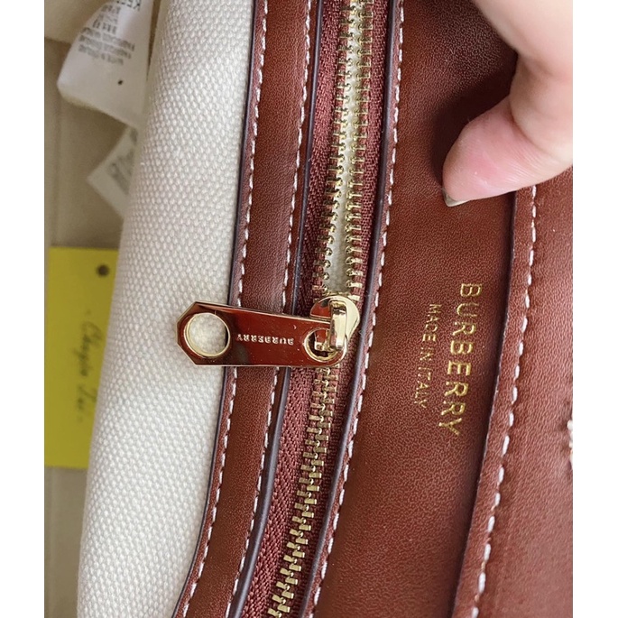Túi xách Burberry pocket Ngọc Trinh hot hit Super