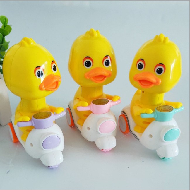 Mô Hình Đồ Chơi Vịt Con Chạy Xe Siêu Xịn Cho Bé
