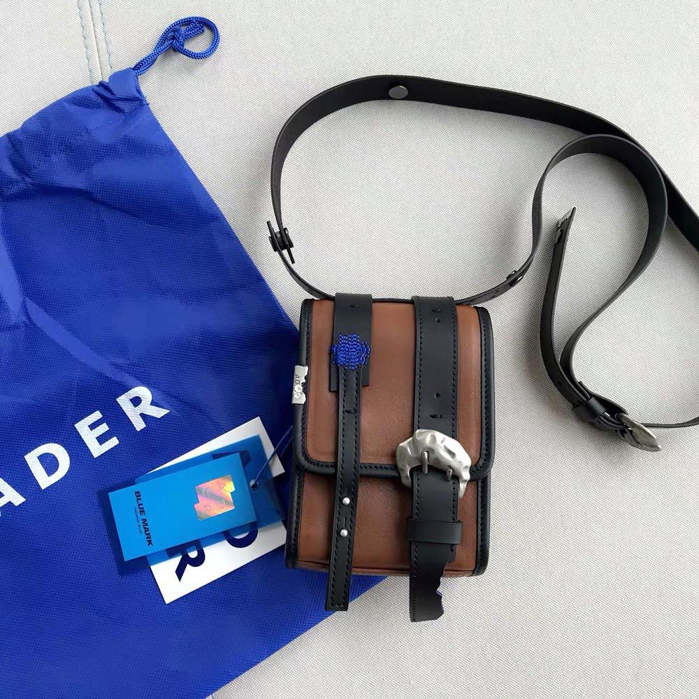 Túi đeo chéo Ader Error stone buckle bag ss21
