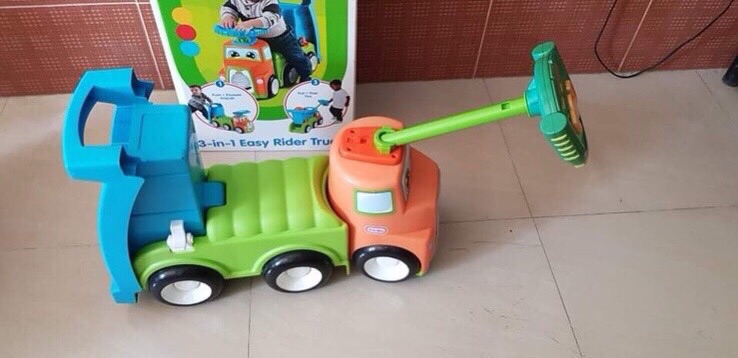 Xe chòi chân Little Tikes