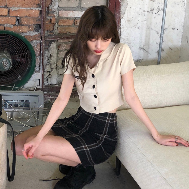 ngắn áo sơ mi nữ 2021 mùa xuân mới retro sang trọng tự trồng trọt thiết kế đa năng cảm giác thích hợp áo sơ mi ngắn tay