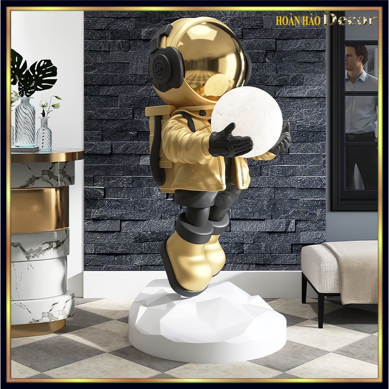 Tượng mô hình phi hành gia cao 80cm ôm đèn trang trí cực đẹp, siêu hot,quà tặng tân gia,khai trươ độc đáo và thời thượng