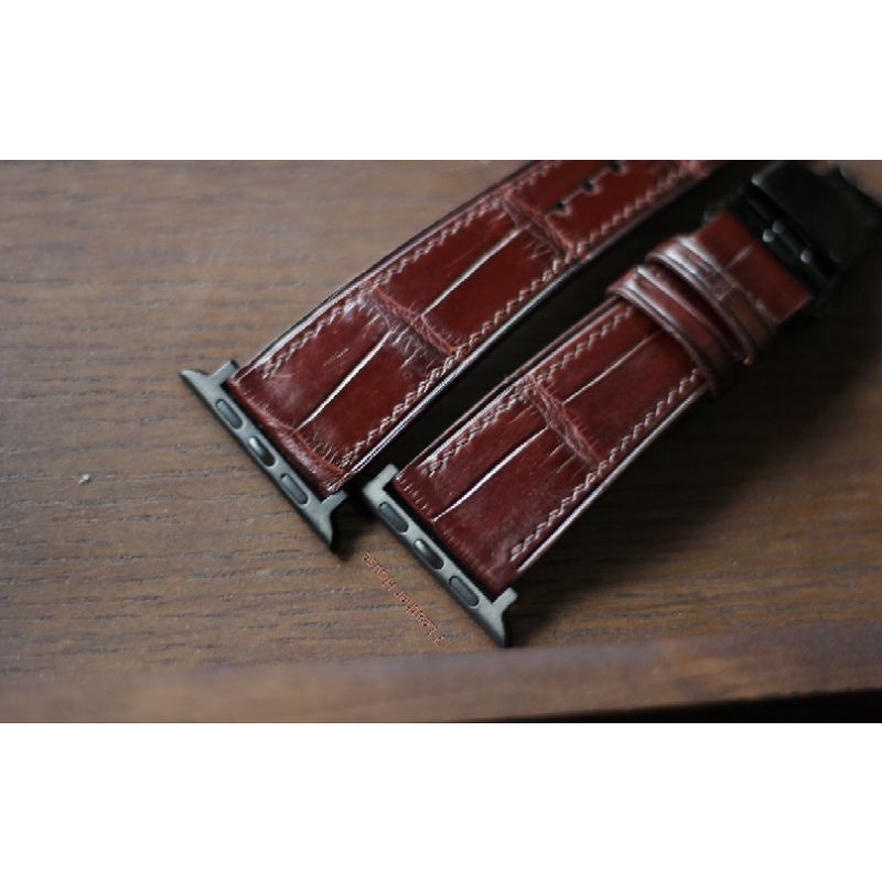 dây Apple Watch da cá sấu thật. THỦ CÔNG
