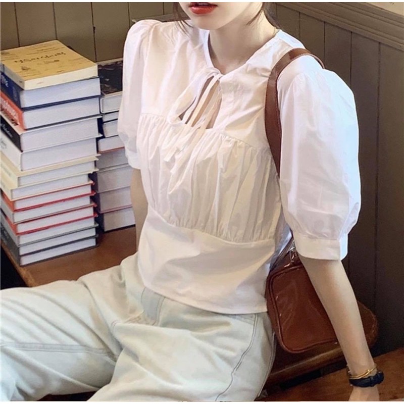 Áo croptop nhún thân trắng/xanh | BigBuy360 - bigbuy360.vn