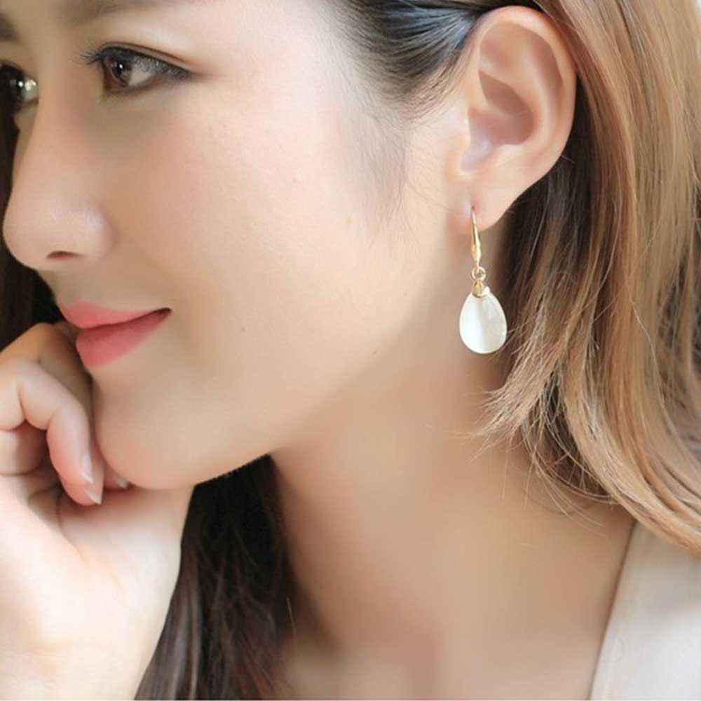 Bông tai hình giọt nước đính đá