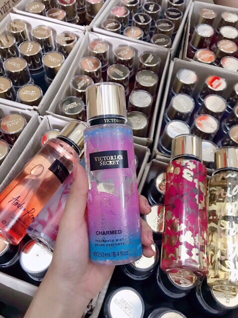 Xịt thơm toàn thân vitoria | BigBuy360 - bigbuy360.vn