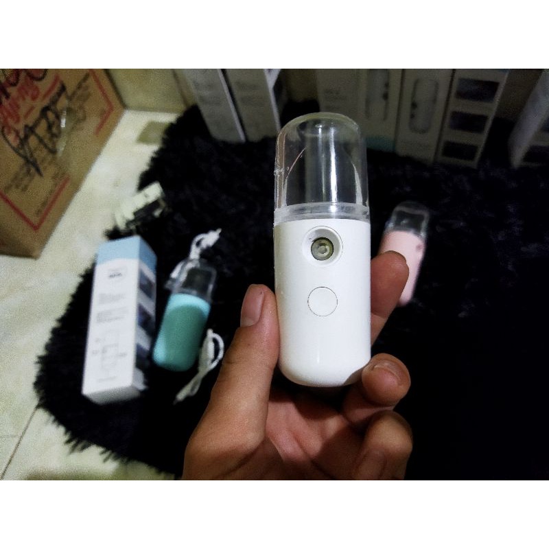 Xông mặt nano mini cầm tay,xịt khoáng.