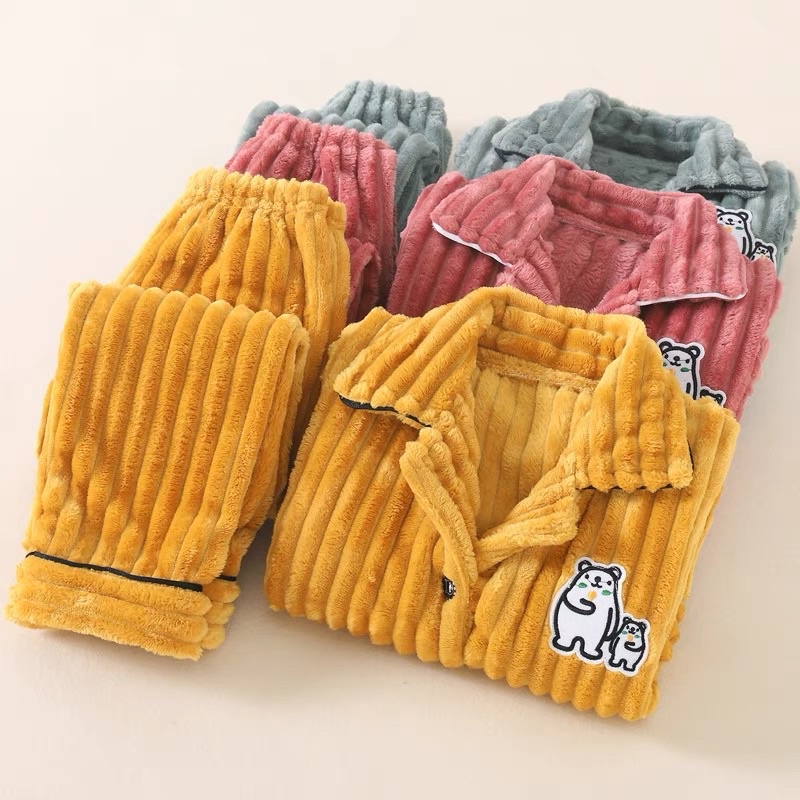 Bộ ngủ cho bé bằng lông cừu siêu mịn và dày dặn