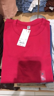 Áo thun tăm Uniqlo