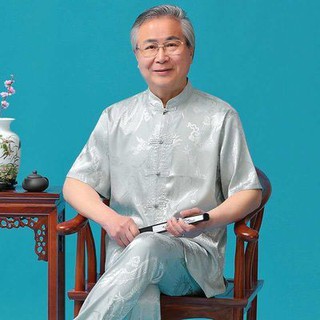 Bộ Trang Phục Ngắn Tay Phong Cách Trung Hoa Cho Dành Cho Nam Giới Ở Độ Tuổi Trung Niên