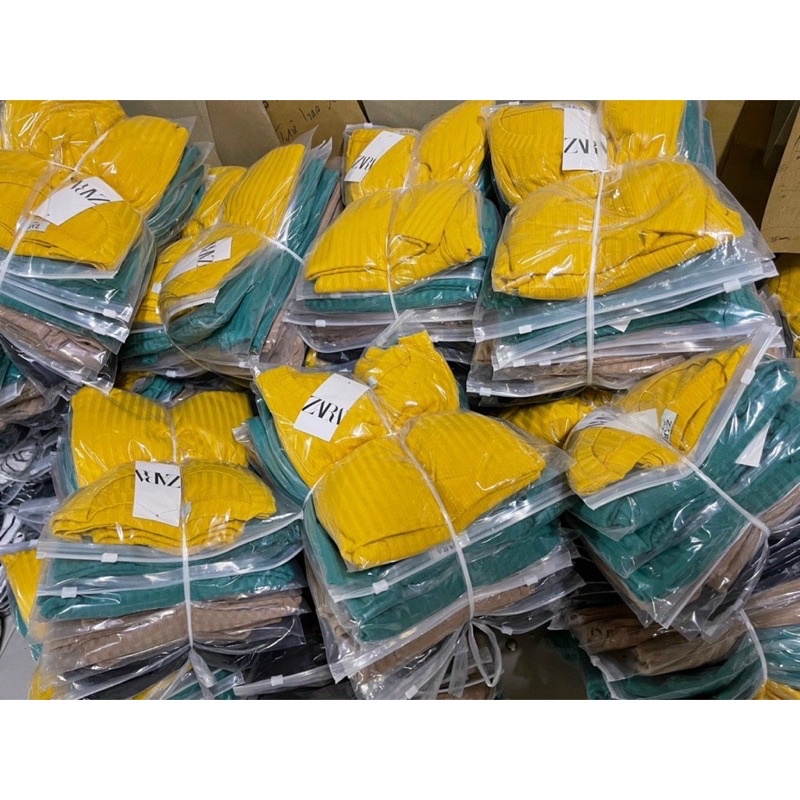 set đồ bộ thun gân, áo thun cổ tron xẻ tà khoe eo mix quần dài ôm