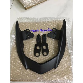 Cảng sau Winner V1 gắn Winner X