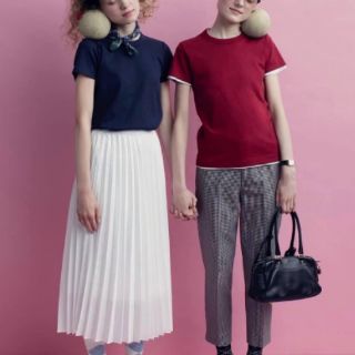 Đầm ren uniqlo