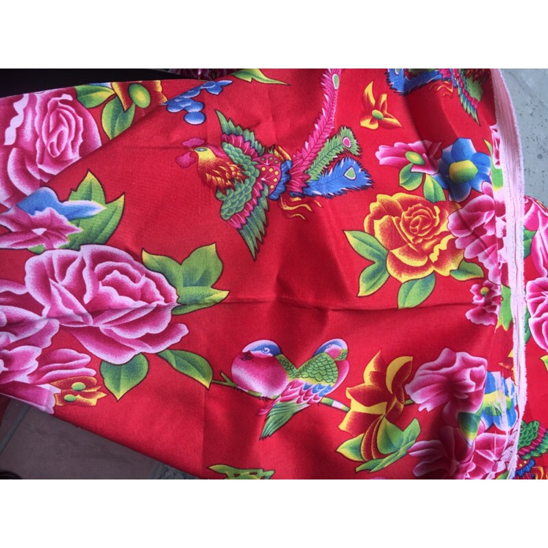 Vải con công đỏ trang trí ( khổ ngang 1,6m )