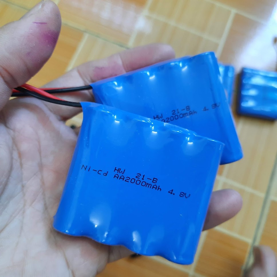 Pin sạc xe điều khiển Ni-cd 4.8v 2000mah cổng nối SM dùng cho xe điều khiển đồ chơi trẻ em