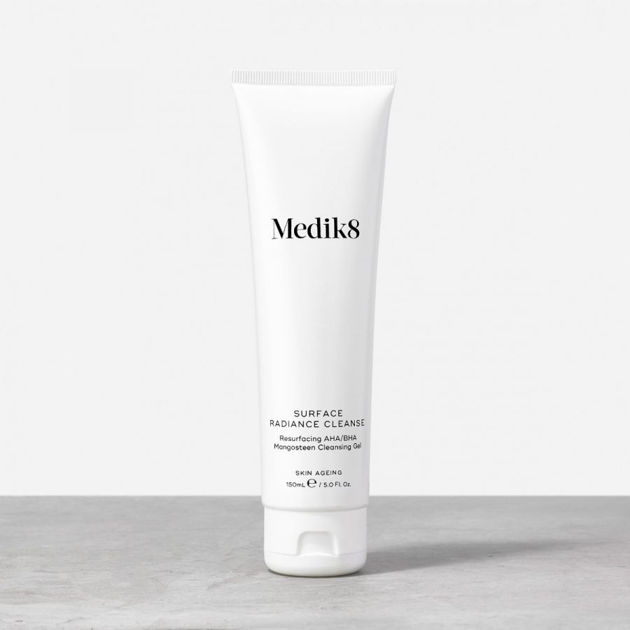 SỮA RỬA MẶT MEDIK8 SURFACE RADIANCE CLEANSE 180ml