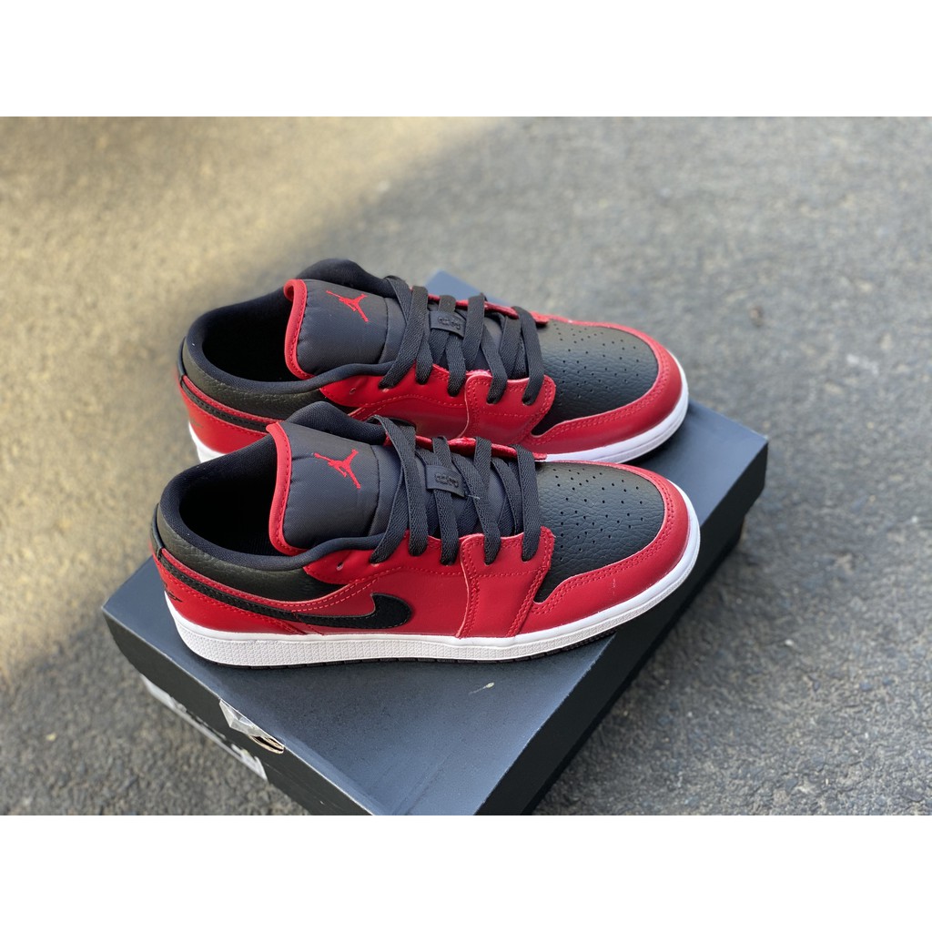 Giày thể thao Jordan 1 low