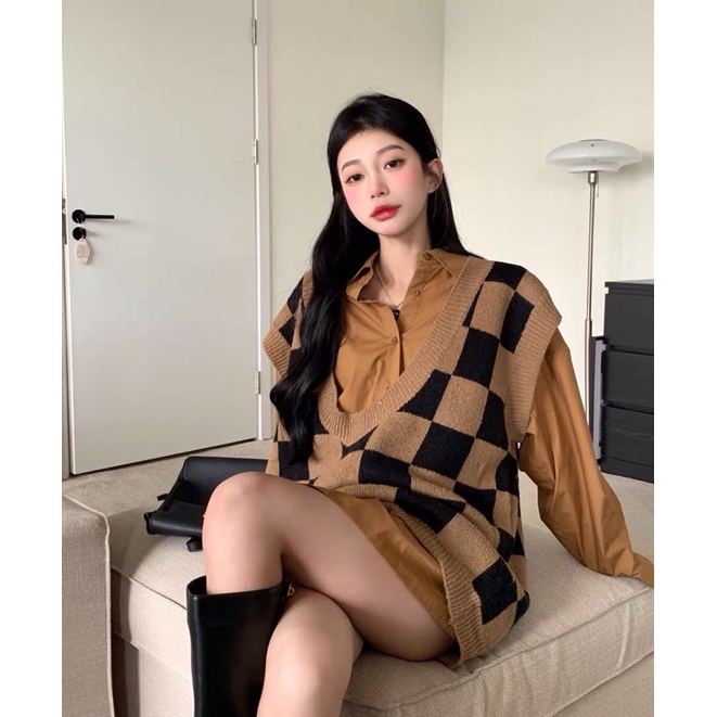 Áo sơ mi nâu mix áo gile caro nâu đen stlyle Korea