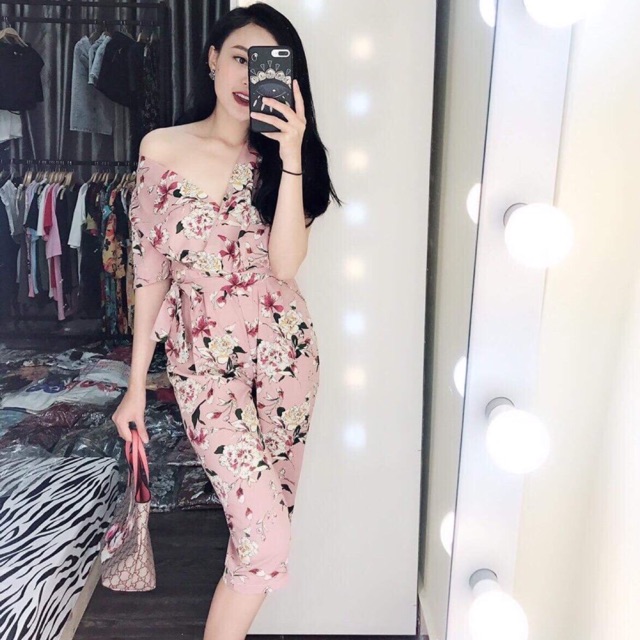 jum hoa siêu hot khách ạ