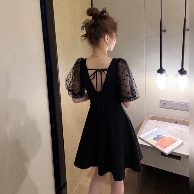 [ Mã FAMAYWA2 giảm 10K đơn 50K] Đầm ngắn cổ vuông hở lưng cát hàn phối tay lưới | BigBuy360 - bigbuy360.vn