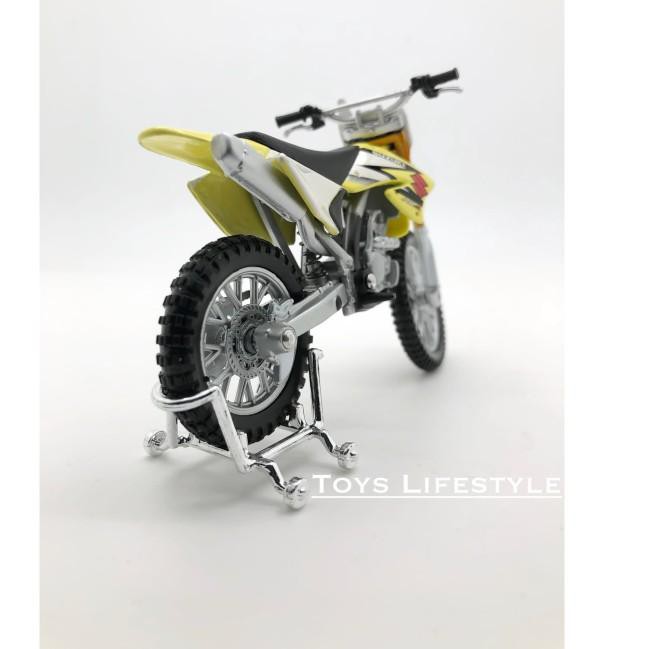 Maisto Mô Hình Xe Suzuki Rm-Z 250 Tỉ Lệ 1: 18