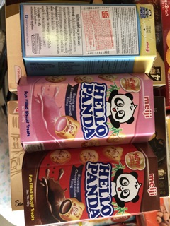Bánh gấu Meiji Hello Panda kem dâu