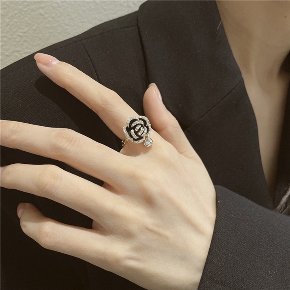 Nhẫn Hở Hình Hoa Trà Đen Tráng Men Đính Đá Phong Cách Retro Thanh Lịch Cho Nữ