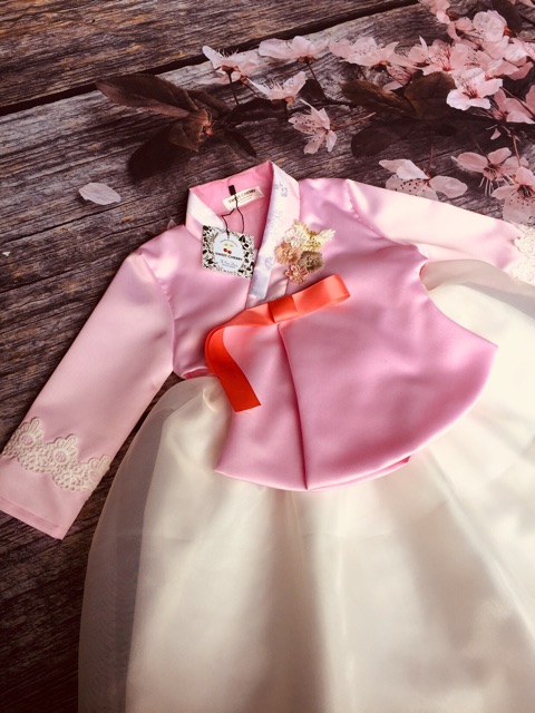 Bộ Hanbok cho bé