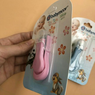  Bấm móng tay an toàn cho bé