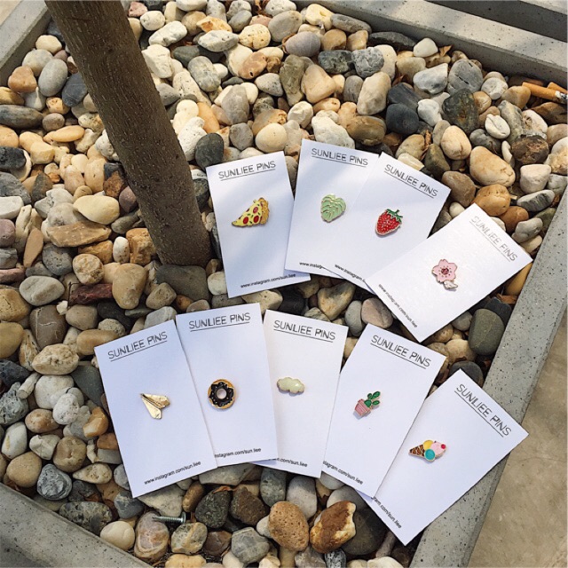 Pins đơn gắn túi