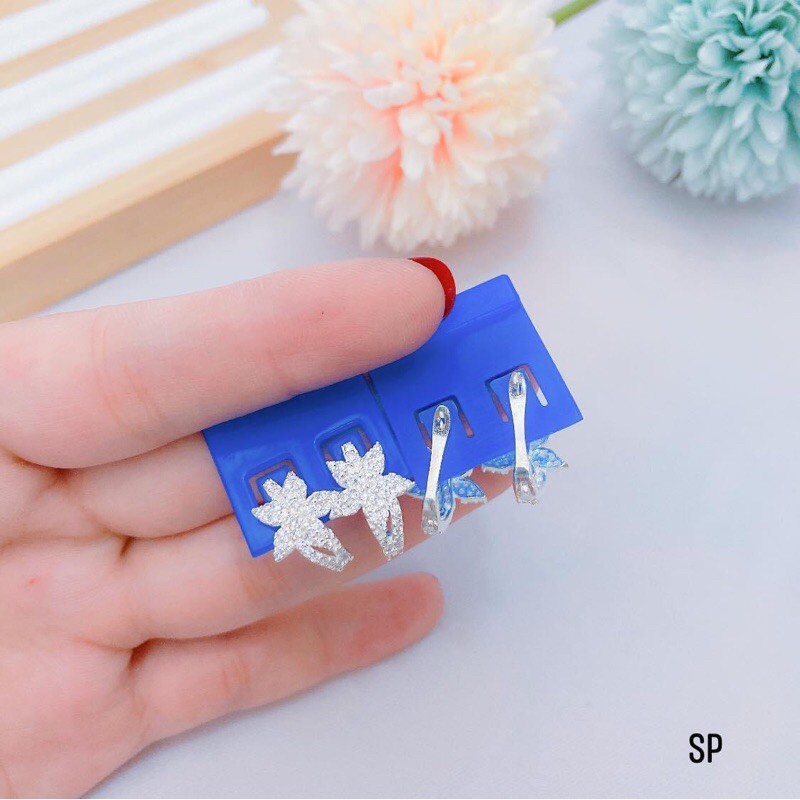 BÔNG TAI HOA DẠNG BẤM CHO NỮ MÀU TRẮNG