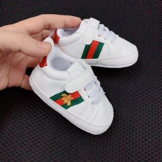 Giày tập đi bé trai bé gái
