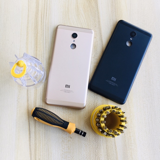 Combo Bộ Vỏ Sườn + Màn Hình Xiaomi Redmi 5 Zin Hàng Cao Cấp (Tặng bộ vít)