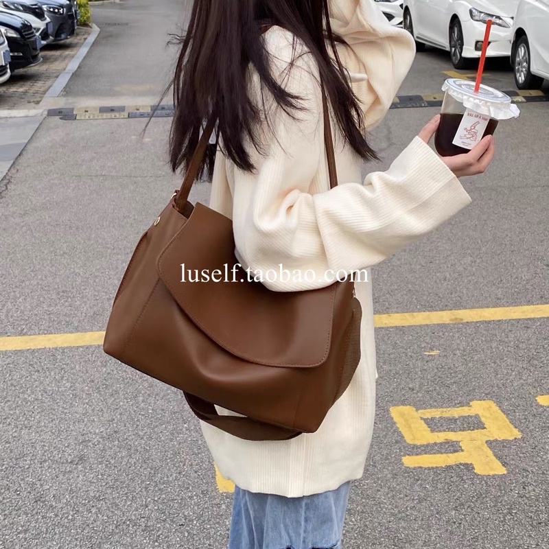 (Có sẵn Đen/Nâu) Túi da nữ tặng kèm dây và túi mini, phong cách trẻ trung size to vừa lap