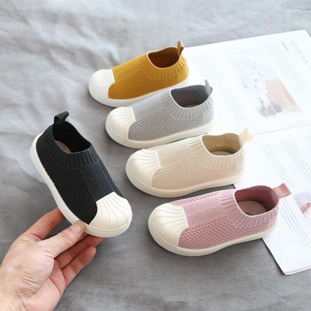 GIẦY CHUN LƯỚI CHO BÉ( CÒN GHI 24)