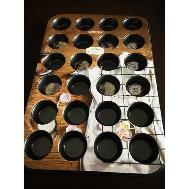 Khuôn cupcake 24 ô mini