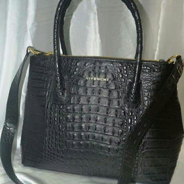 Giỏ xách  le thuỷ