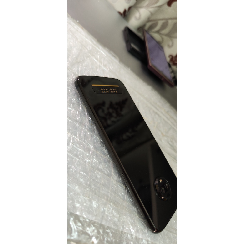 Điện thoại Motorola Z3 màu đen