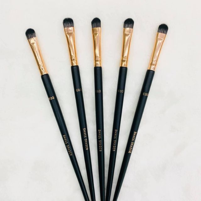 Cọ tém lông mày