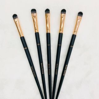 Cọ tém lông mày