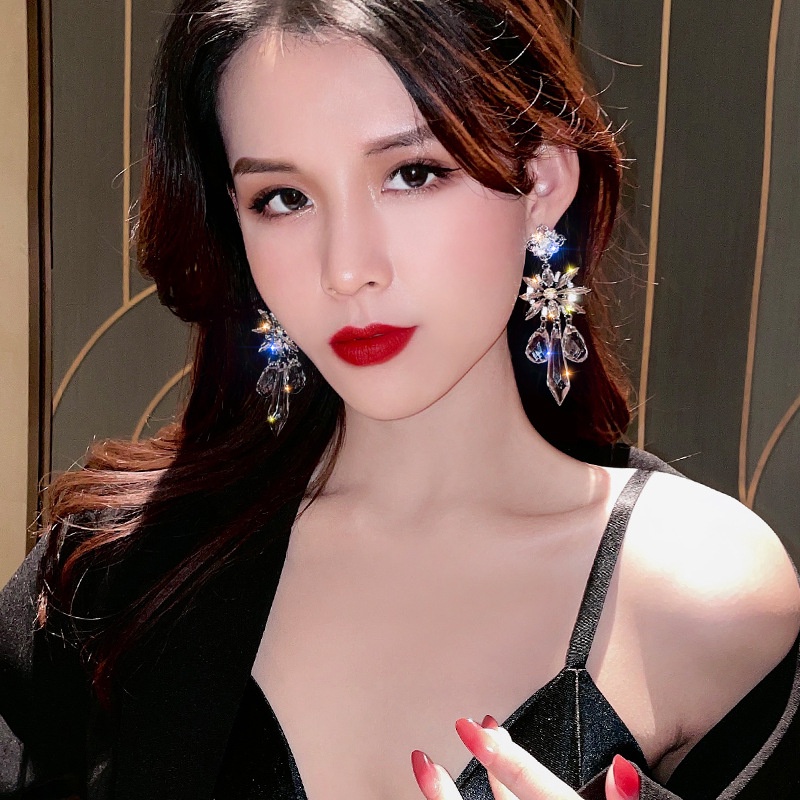 Đôi Khuyên Tai Hình Hoa Đính Đá Thời Trang Cho Nữ