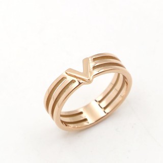 Nhẫn Chữ V Ti Tan Không Đen TT 0927