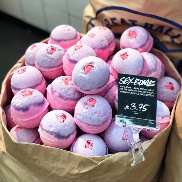 Bom tắm LUSH - Sex Bomb bath bomb