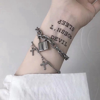 Vòng tay phong cách Hip Hop Hàn Quốc