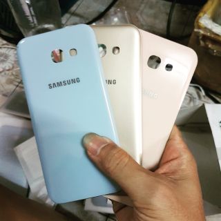 Nắp lưng Samsung A520 A5(2017) dành cho thợ thay thế