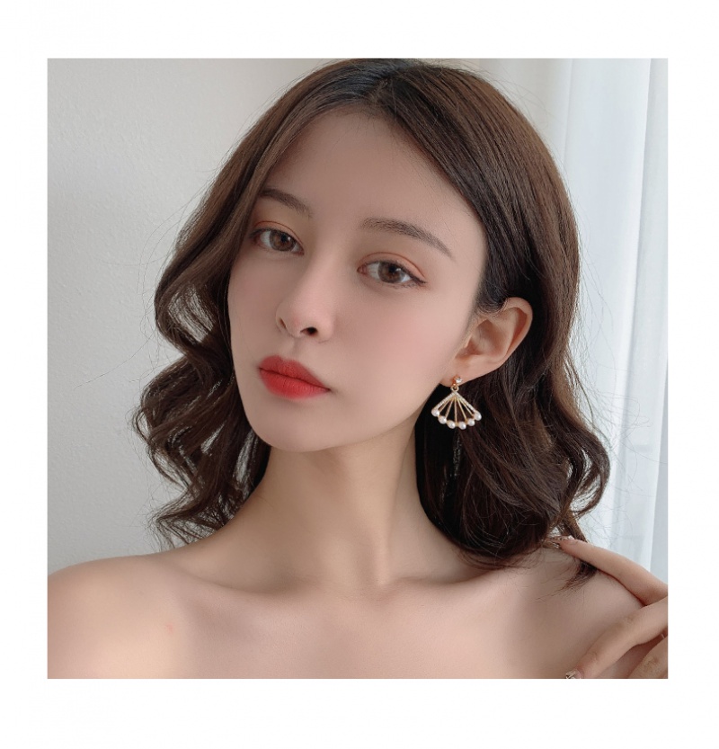 Bông tai hình quạt mạ bạc đính ngọc trai giả thời trang