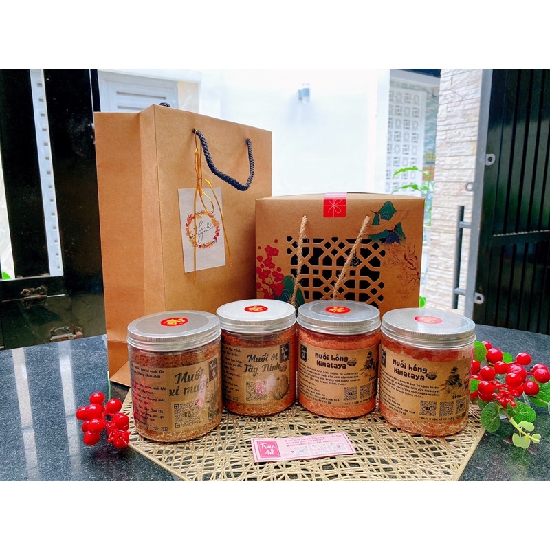 Hộp quà tặng 4 hũ muối: muối xí muội Trúc An, Tây Ninh và muối hồng Himalaya. Ship hoả tốc HCM