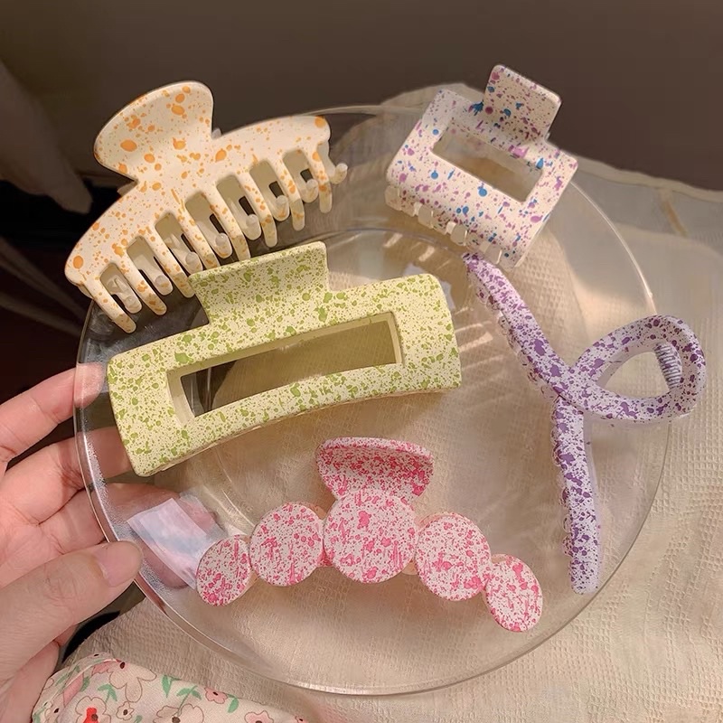 Kẹp tóc nửa đầu chấm đốm xinh xắn