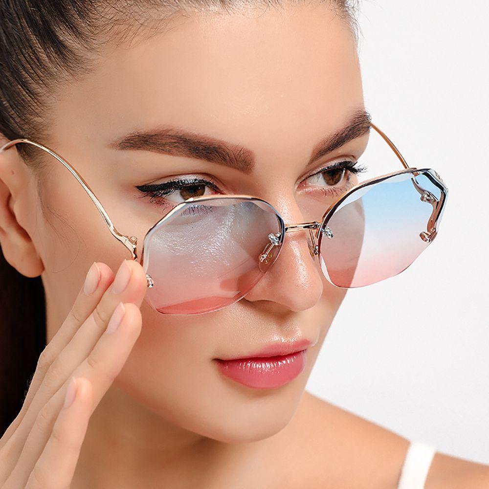Qqmall Kính Mát Gọng Vuông Cỡ Lớn Bằng Kim Loại Nhiều Màu Sắc Phong Cách Cổ Điển Cá Tính Dành Cho Nữ